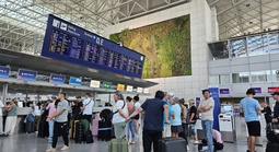 Giá vé máy bay đi châu Âu khan và lên cả trăm triệu, nhiều người “đứng ngồi không yên"