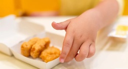 Nạp quá nhiều những món ăn này, trẻ dễ "tăng động"