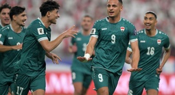 Bóng đá “mắc kẹt” giữa bất ổn toàn cầu