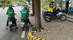 Giá xăng tăng mạnh, tài xế công nghệ ngại nhận cuốc ngắn