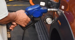 Giá xăng RON 95 vượt 29.000 đồng/lít dù đã chi mạnh Quỹ Bình ổn xăng dầu