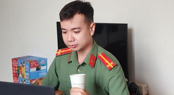 Ly cà phê trước giờ làm nhiệm vụ