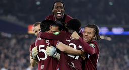 Bowen lập cú đúp, West Ham vào tứ kết FA Cup sau loạt luân lưu