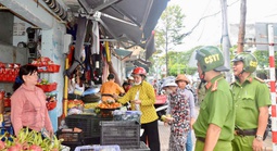 Hóa giải bức xúc trên vỉa hè, dưới lòng đường