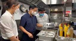 Kiểm tra đột xuất bếp ăn tập thể tại Hà Nội, Ninh Bình