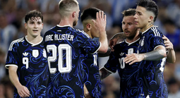 Messi tỏa sáng, Argentina đè bẹp Zambia 5-0 tại Buenos Aires