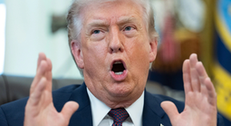 Ông Donald Trump "nghiêm túc cân nhắc" rút Mỹ khỏi NATO