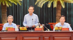 Bí thư Thành ủy TPHCM Trần Lưu Quang: Thành phố sẽ miễn phí xe buýt
