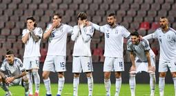 Ý lại "ngồi nhà" xem World Cup