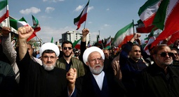 Ông Donald Trump nói "tổng thống chế độ mới" của Iran đề nghị ngừng bắn