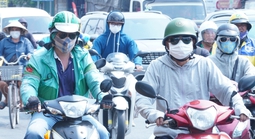 Nắng nóng cực đoan, bác sĩ cảnh báo rủi ro về sức khỏe