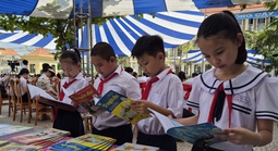 Xã đầu tiên trên cả nước cấp sách giáo khoa miễn phí cho học sinh