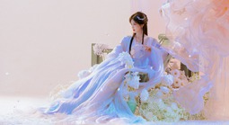 "Mỹ nhân 4.000 năm có một" khoe nhan sắc lung linh, tiên nữ