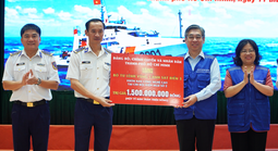 Chung tay xây dựng "thế trận lòng dân" trên biển