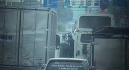 Tài xế xe container lạng lách sau mâu thuẫn giao thông ở TPHCM