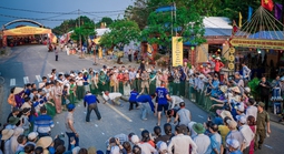 Cuộc thi ảnh "Thiêng liêng cờ Tổ quốc": Sắc màu lễ hội