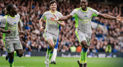 Man City đại thắng Chelsea, thổi bùng cuộc đua vô địch