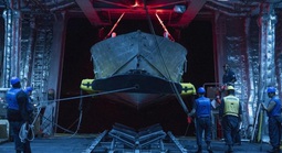 Mỹ và Iran tuyên bố trái ngược về việc tàu chiến Mỹ đi qua eo biển Hormuz