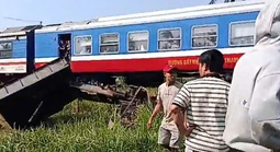 Tai nạn nghiêm trọng, chiếc xe băng ngang đường sắt tại lối đi tự mở, 3 người thương vong 