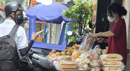 Giám đốc Sở An toàn thực phẩm TPHCM: Không có chuyện dẹp thức ăn đường phố!