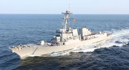 Hải quân Mỹ ráo riết áp sát bờ biển Iran, nằm trọn trong hỏa lực đối phương