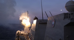 Chiến sự Trung Đông 15-4: Nhiều tàu từ Iran "thoát ải" Hormuz, tổng thống Iran ra cảnh báo mới