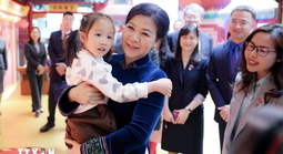 Phu nhân Ngô Phương Ly thăm Trung tâm Tống Khánh Linh tại Bắc Kinh