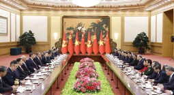 QUAN HỆ VIỆT NAM - TRUNG QUỐC: Phối hợp chiến lược ở tầm cao mới