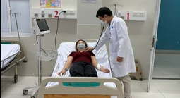 TPHCM: 11 công nhân ngộ độc thực phẩm sau bữa trưa