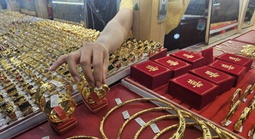 Sáng 15-4, giá vàng miếng SJC và vàng nhẫn tăng tới 2,5 triệu đồng mỗi lượng