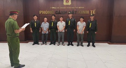 Công an TPHCM khám xét 2 căn nhà, bắt 3 người