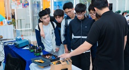 Giải bài toán nhân lực bán dẫn