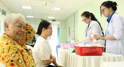 Người bệnh BHYT mua thuốc bên ngoài, bệnh viện bị trừ tiền