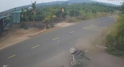 Xác minh clip nam sinh tử vong do tai nạn giao thông, người đi sau quay xe rời đi
