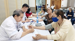 Hơn 250 nữ công nhân, viên chức được tư vấn, khám sức khỏe sinh sản miễn phí