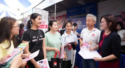 Sôi động ngày hội việc làm của Trường Đại học Thủ Dầu Một