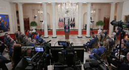 Ông Donald Trump vừa phát biểu xong, Iran phóng tên lửa vào Israel