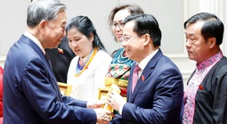 Tiếp tục đổi mới căn bản tư duy về công tác dân tộc