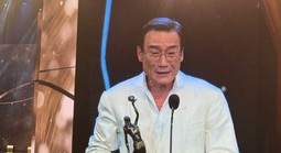 Tài tử Lương Gia Huy khóc khi đăng quang "ảnh đế" Kim Tượng lần 5