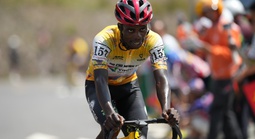 Cúp truyền hình 2026: Ê kíp TPHCM giữ vững Áo vàng, Mugisha Moise đoạt Áo chấm đỏ Vua leo núi