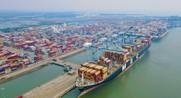 Đóng góp lớn từ các cảng biển ở TPHCM