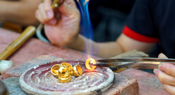 Băn khoăn với đề xuất vay vàng trong dân