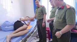 Đại uý Cảnh sát PCCC bị thương khi dập tắt đám cháy ở Đà Lạt