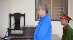 “Nữ ‘thầy bói’ nổ có người phù hộ, lừa gần 100 tỉ đồng”