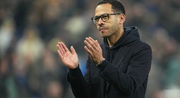 Chelsea sa thải HLV Liam Rosenior sau 5 trận thua liên tiếp