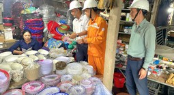 Điện mùa nắng nóng: Người dân chia sẻ với ngành điện