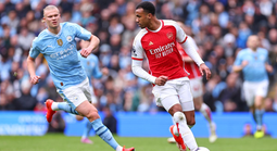 Man City tăng tốc về đích