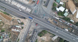 Nút giao Mỹ Thủy đạt 75% tiến độ, còn vướng mặt bằng 6 hộ dân