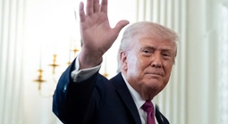 NÓNG: Ông Donald Trump vừa ra lệnh "bắn và tiêu diệt" tàu rải thủy lôi của Iran tại Hormuz