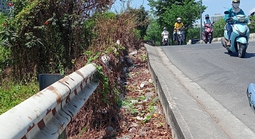 Lề cầu sụt lún